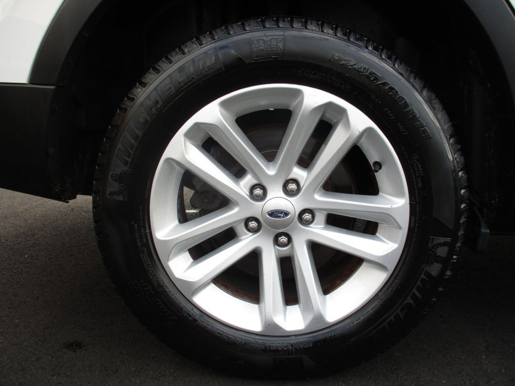 2016 Ford Explorer Image 28