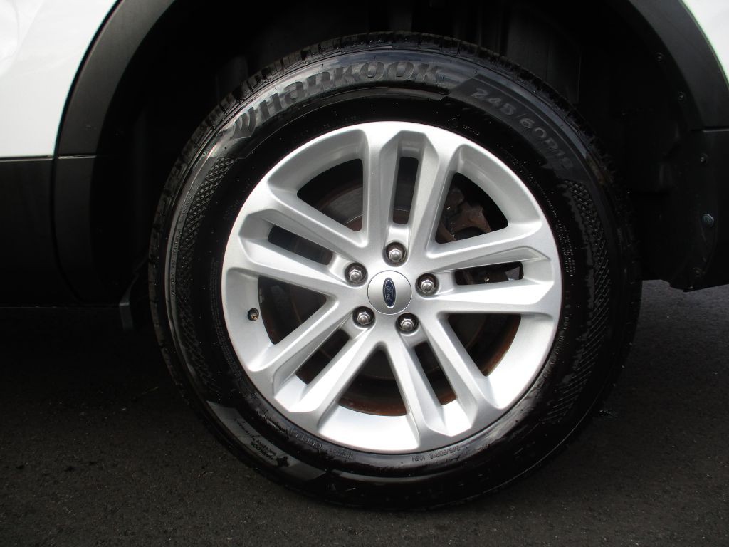 2016 Ford Explorer Image 29