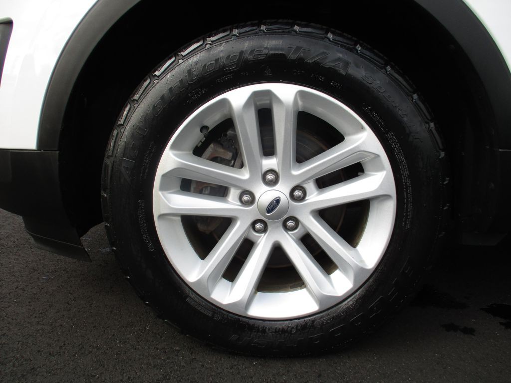 2016 Ford Explorer Image 30