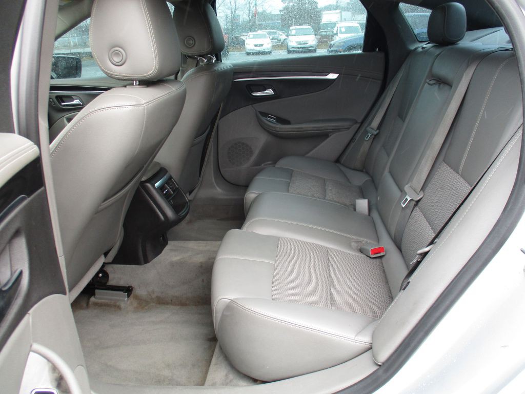 2015 Chevrolet Impala Image 14