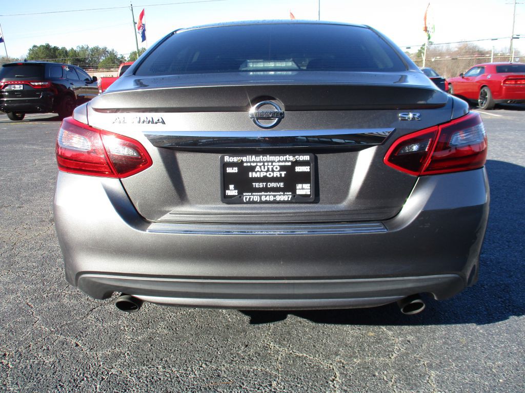 2017 Nissan Altima Image 4