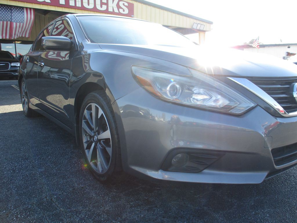 2017 Nissan Altima Image 10
