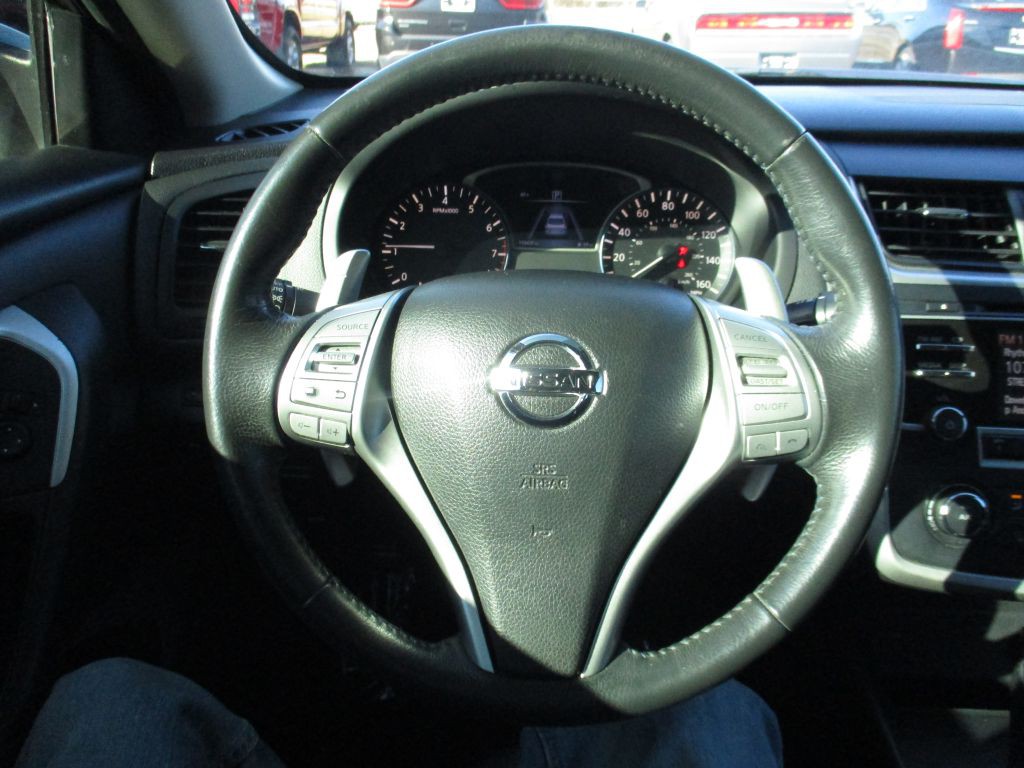 2017 Nissan Altima Image 11