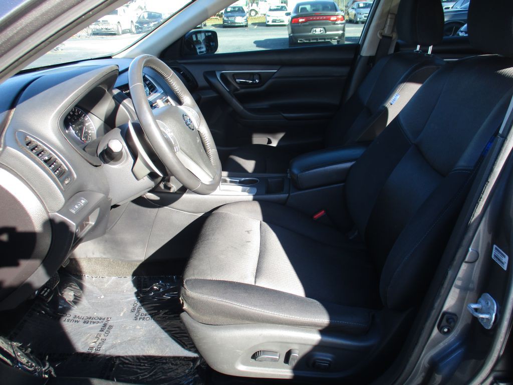 2017 Nissan Altima Image 17