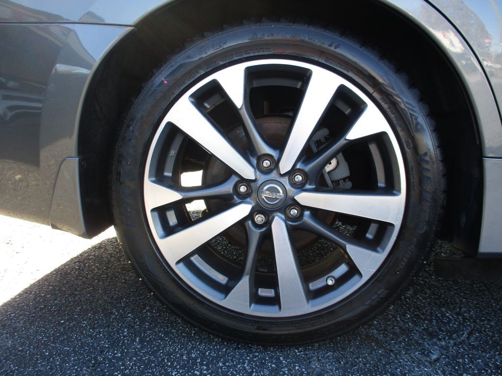 2017 Nissan Altima Image 26