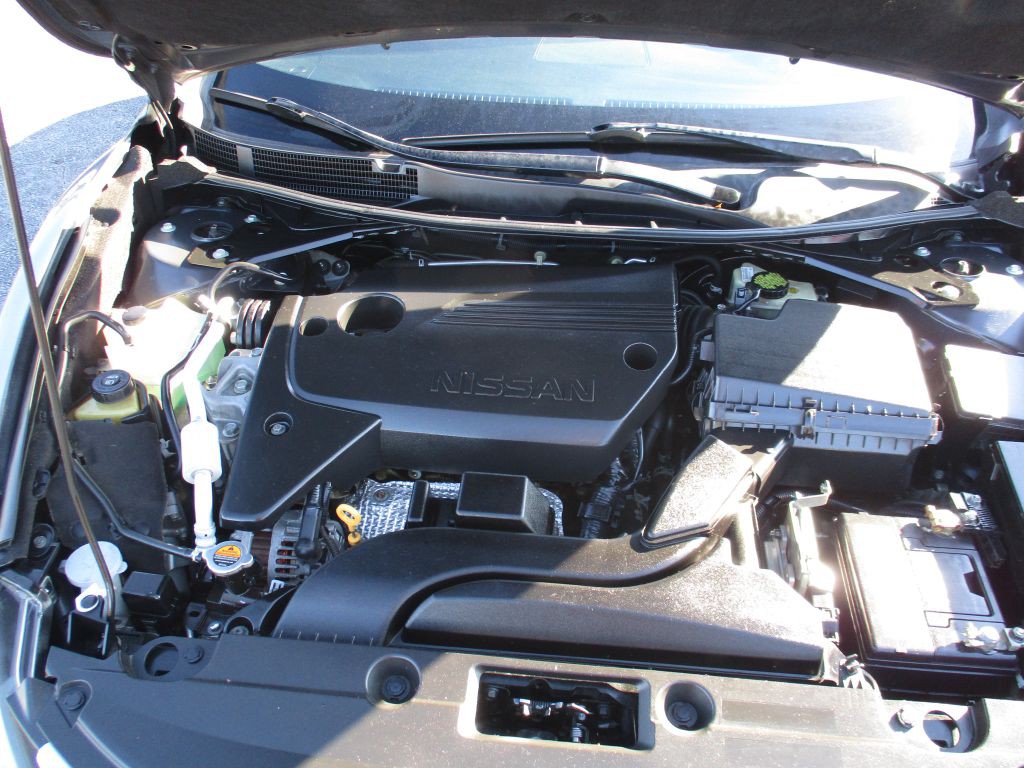 2017 Nissan Altima Image 30