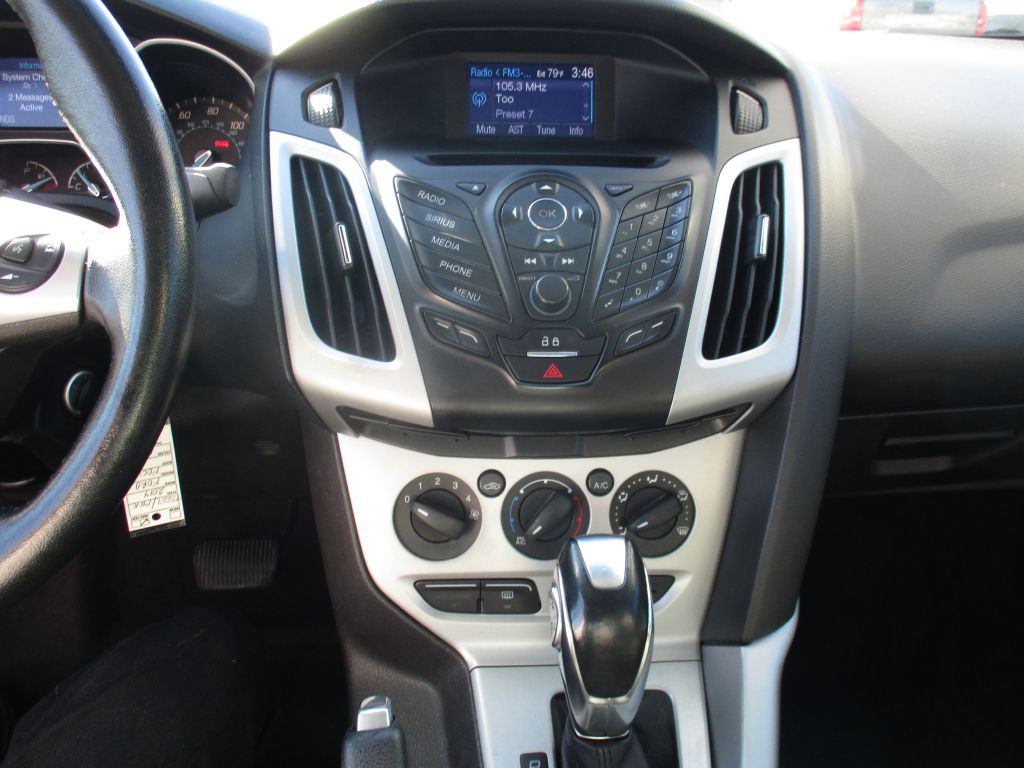 2014 Ford Focus Image 10