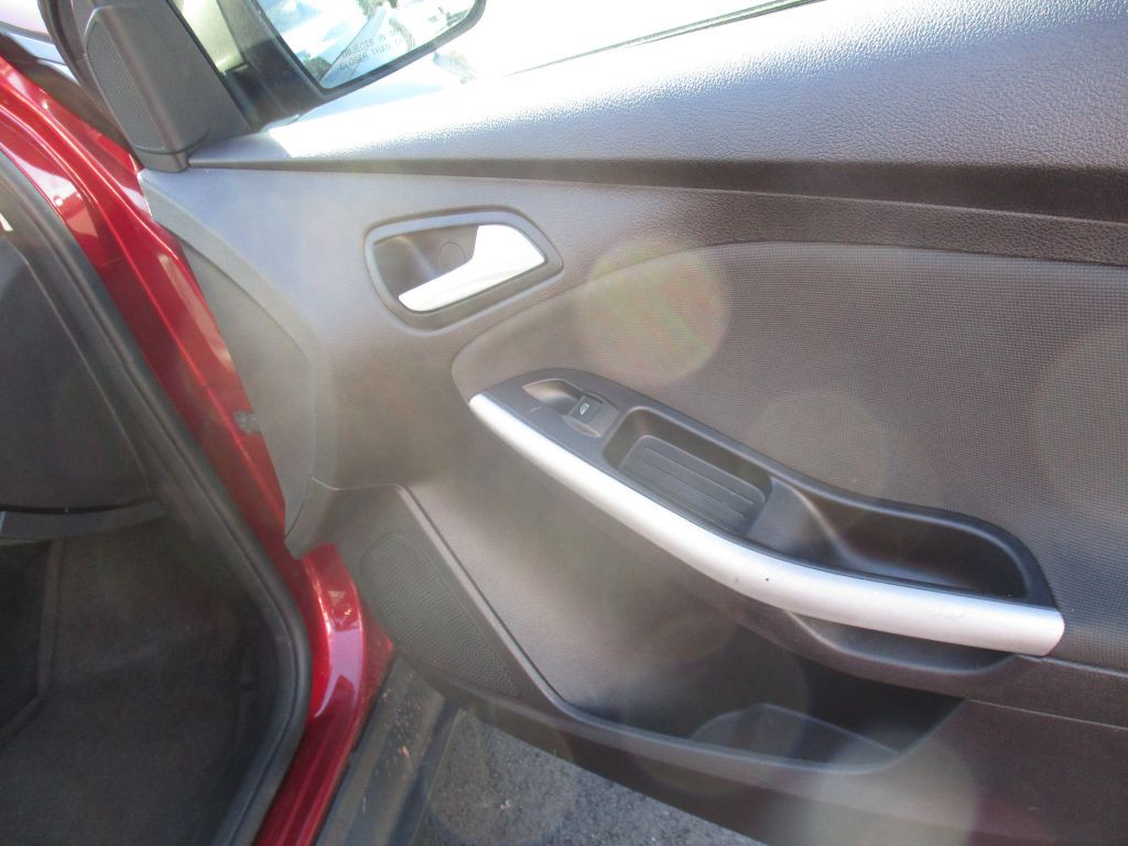 2014 Ford Focus Image 20