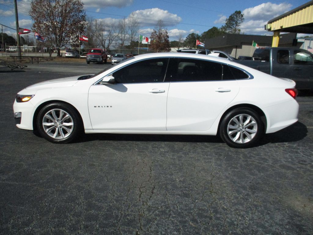 2020 Chevrolet Malibu Image 2