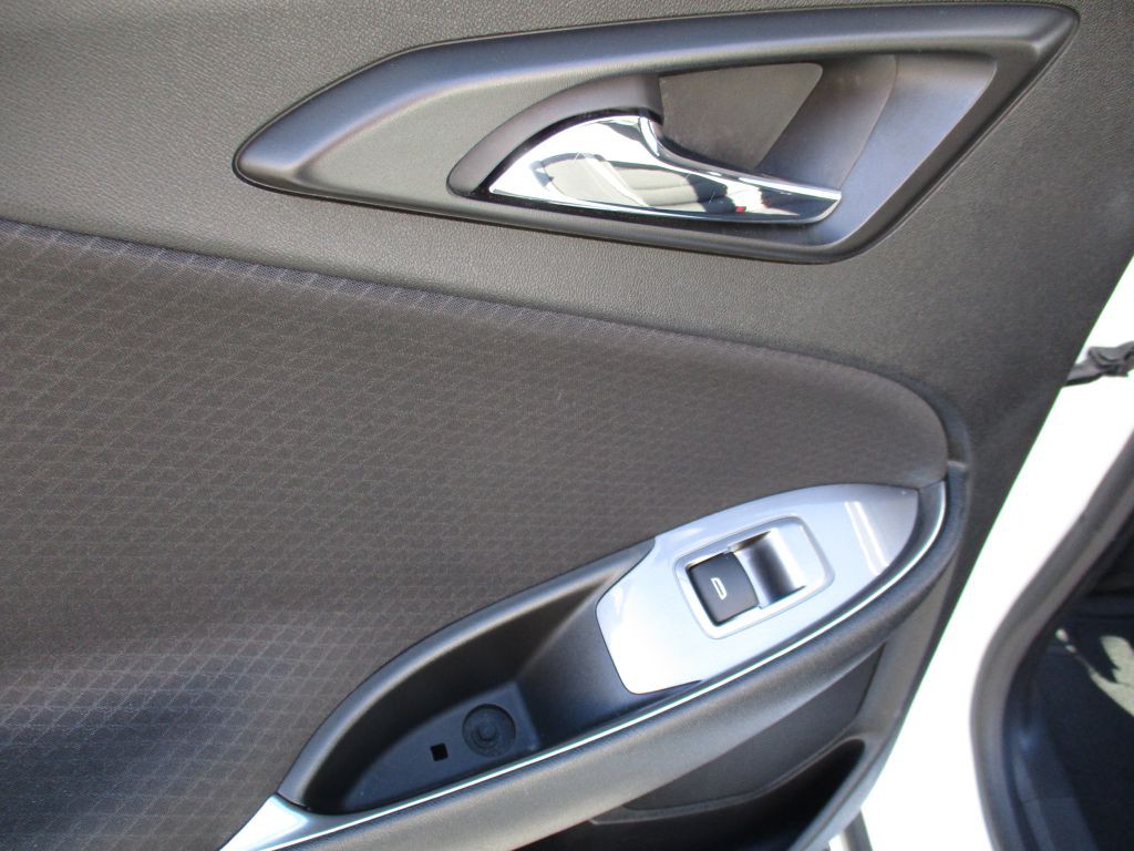 2020 Chevrolet Malibu Image 21