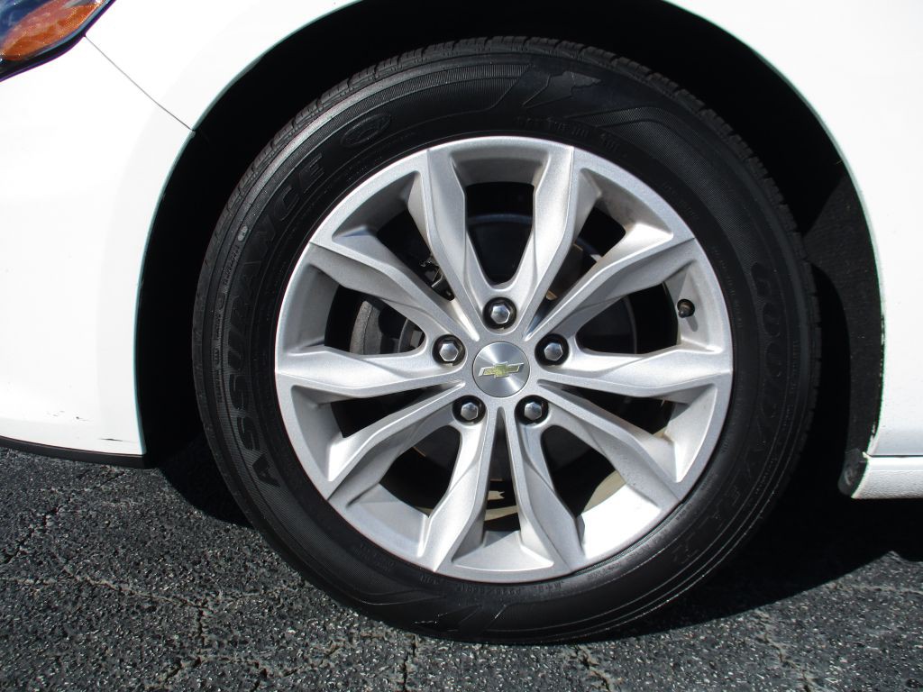 2020 Chevrolet Malibu Image 26