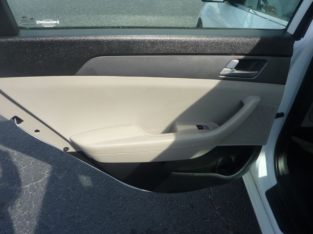 2017 Hyundai Sonata Image 6