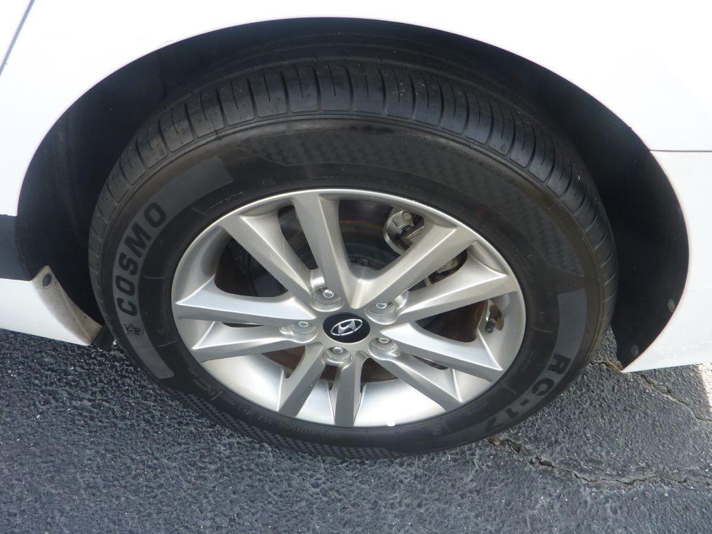 2017 Hyundai Sonata Image 9