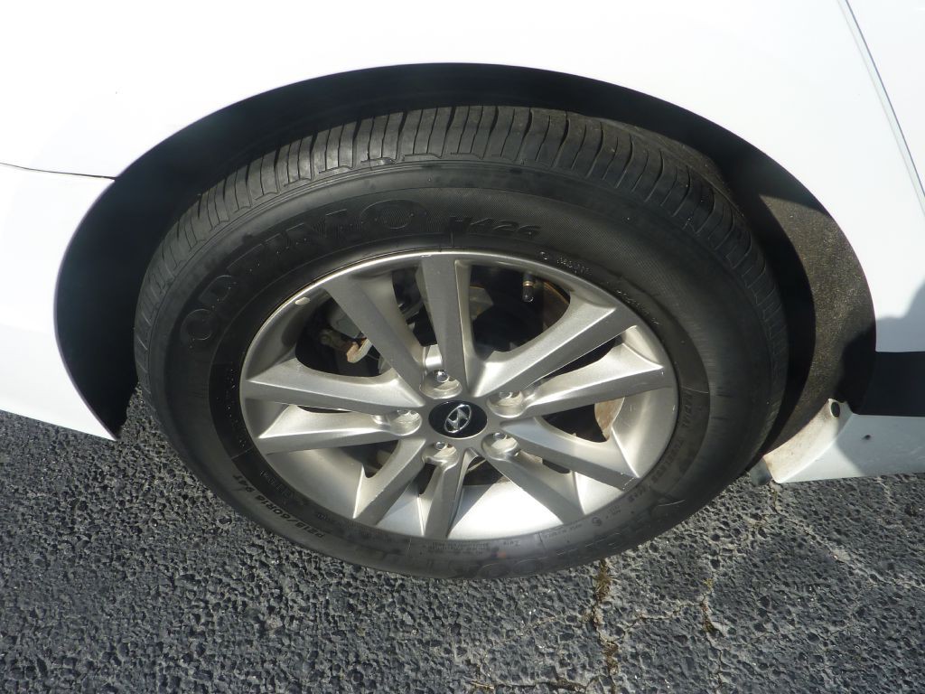 2017 Hyundai Sonata Image 10