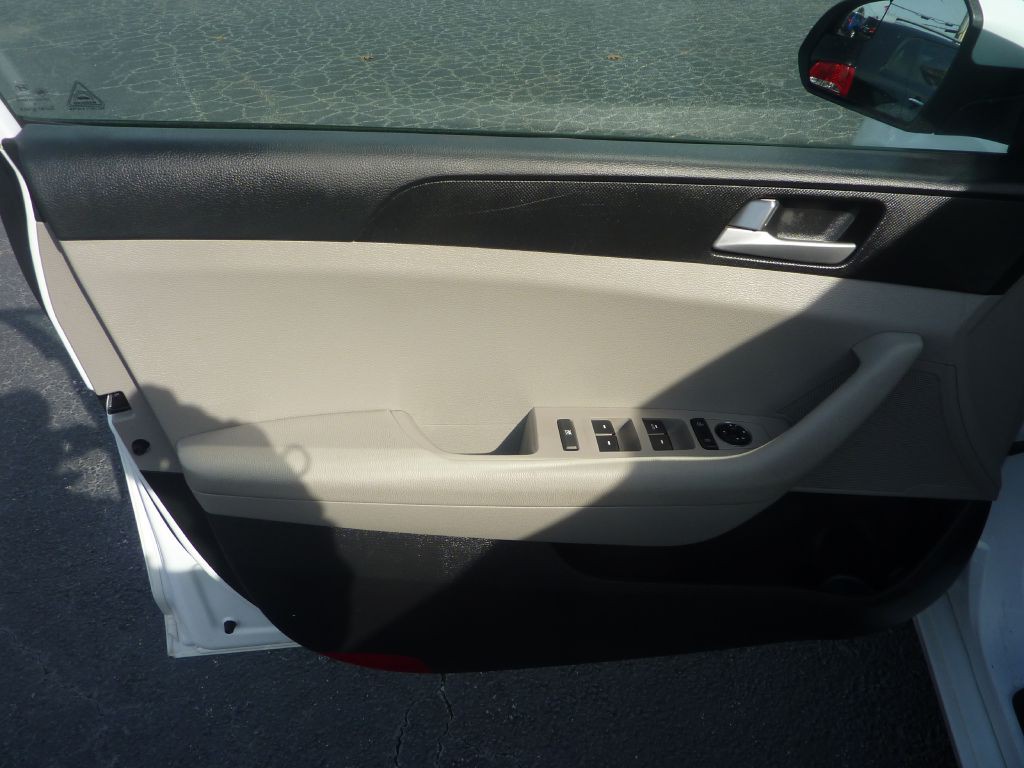 2017 Hyundai Sonata Image 23