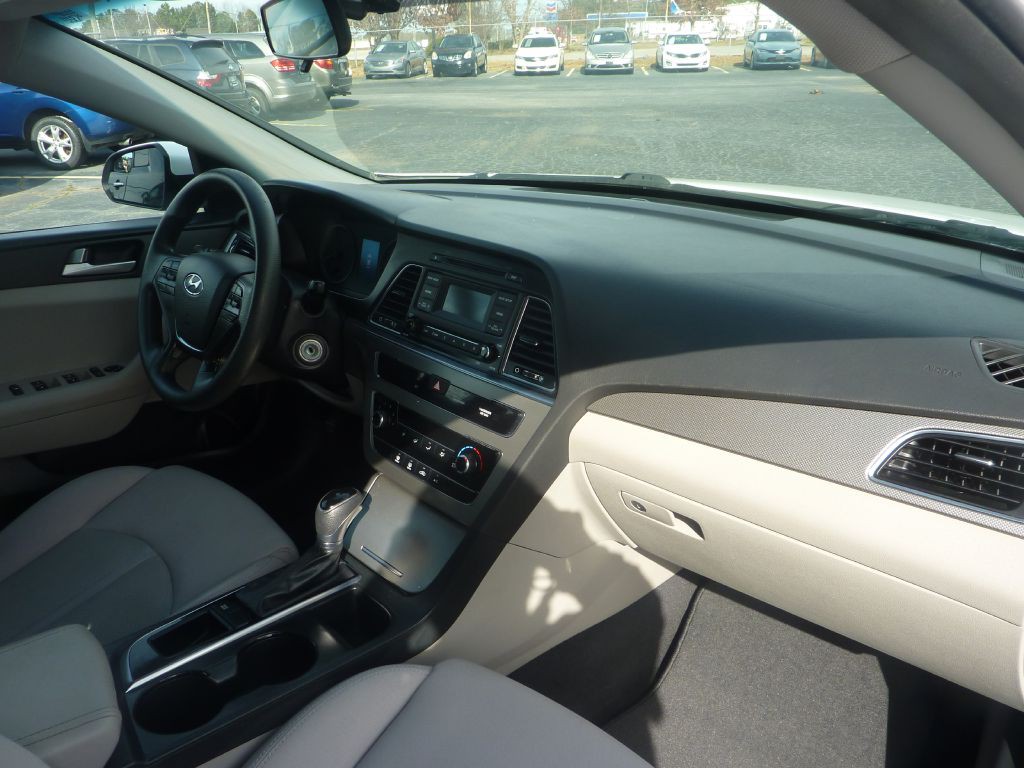 2017 Hyundai Sonata Image 24