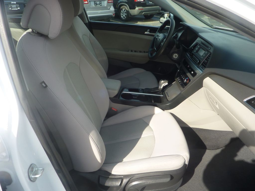 2017 Hyundai Sonata Image 25
