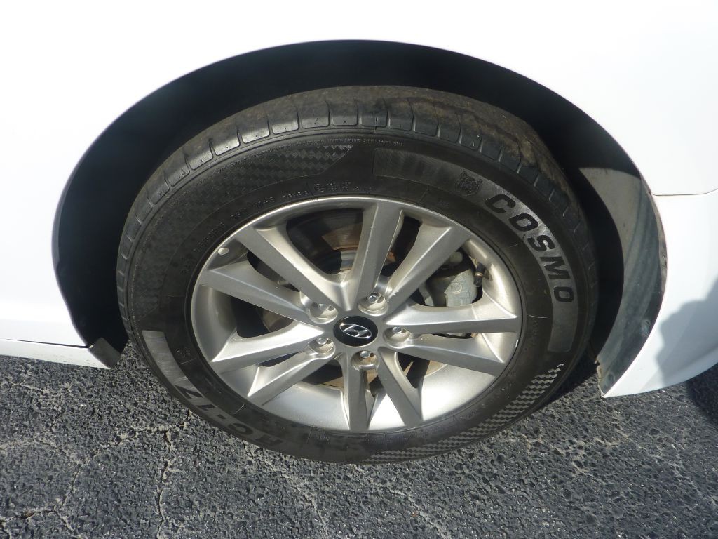 2017 Hyundai Sonata Image 28