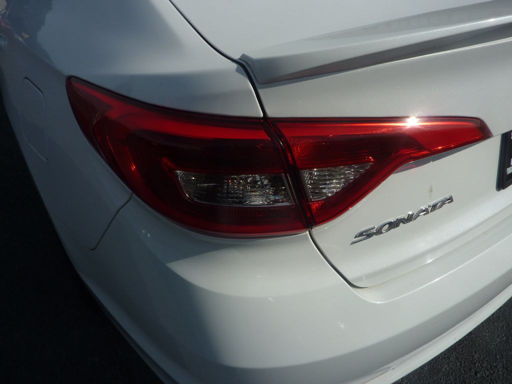 2017 Hyundai Sonata Image 31