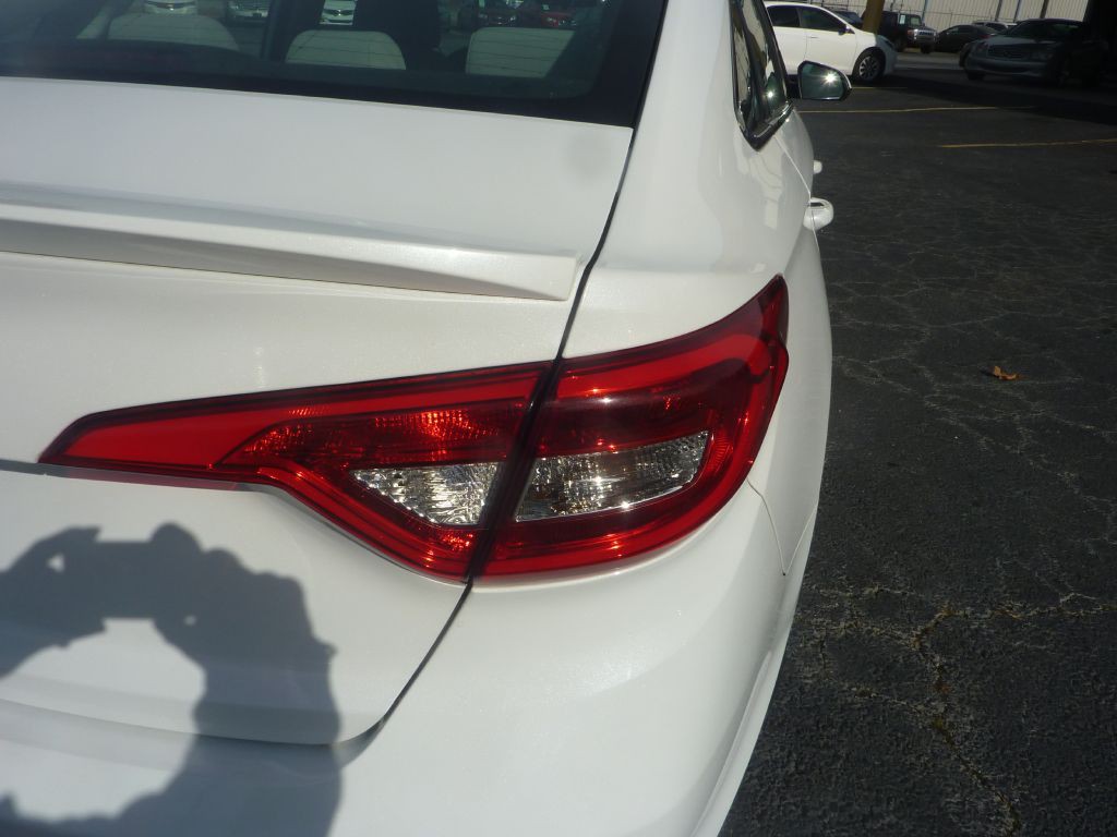 2017 Hyundai Sonata Image 32