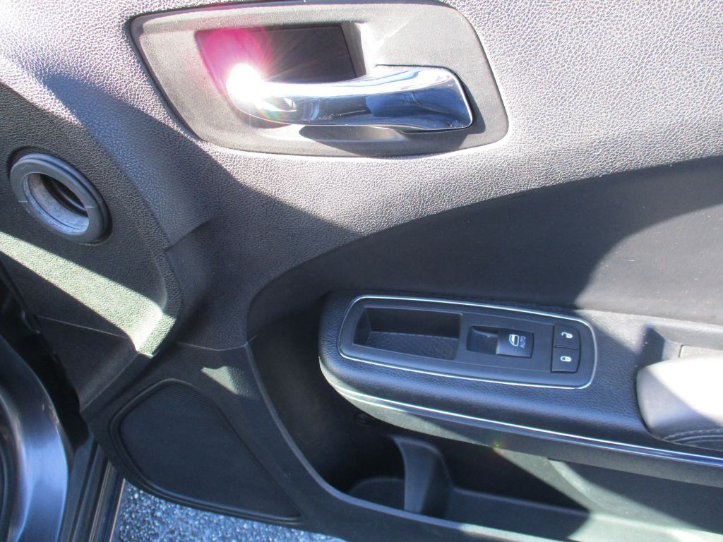 2014 Dodge Charger Image 22