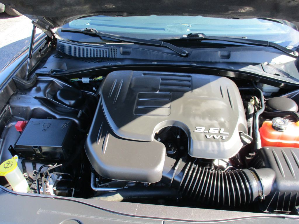 2014 Dodge Charger Image 28
