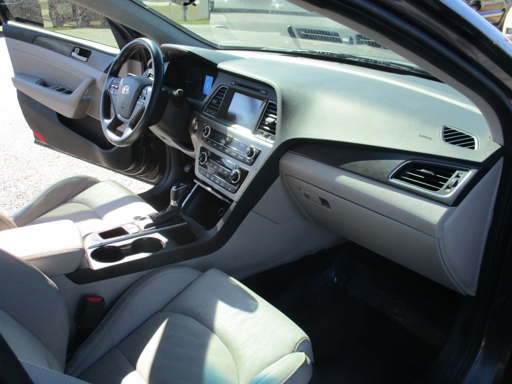 2017 Hyundai Sonata Image 19