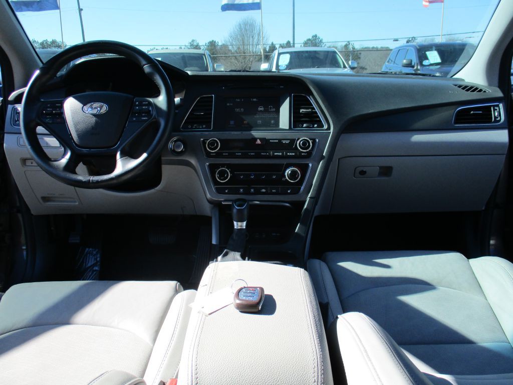 2017 Hyundai Sonata Image 21