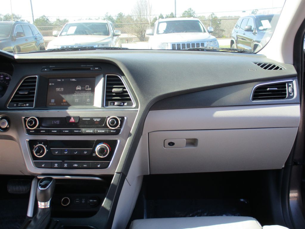 2017 Hyundai Sonata Image 23