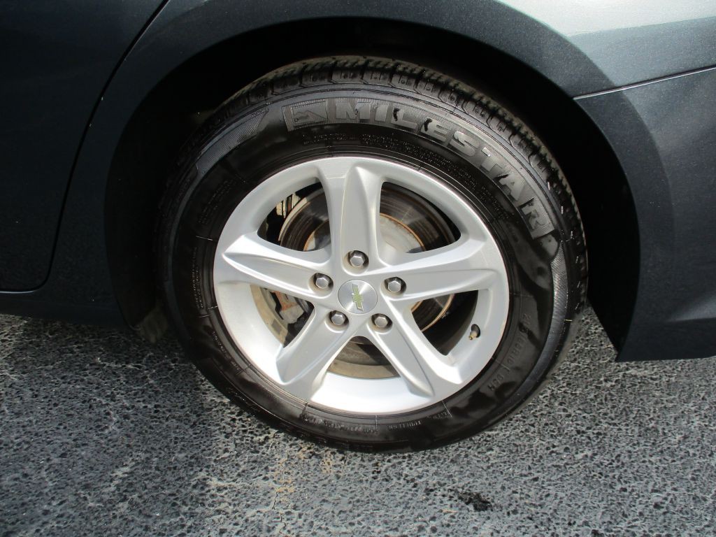 2019 Chevrolet Malibu Image 13