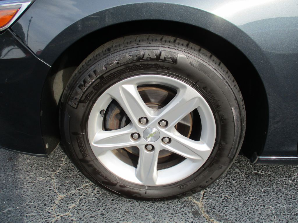 2019 Chevrolet Malibu Image 16