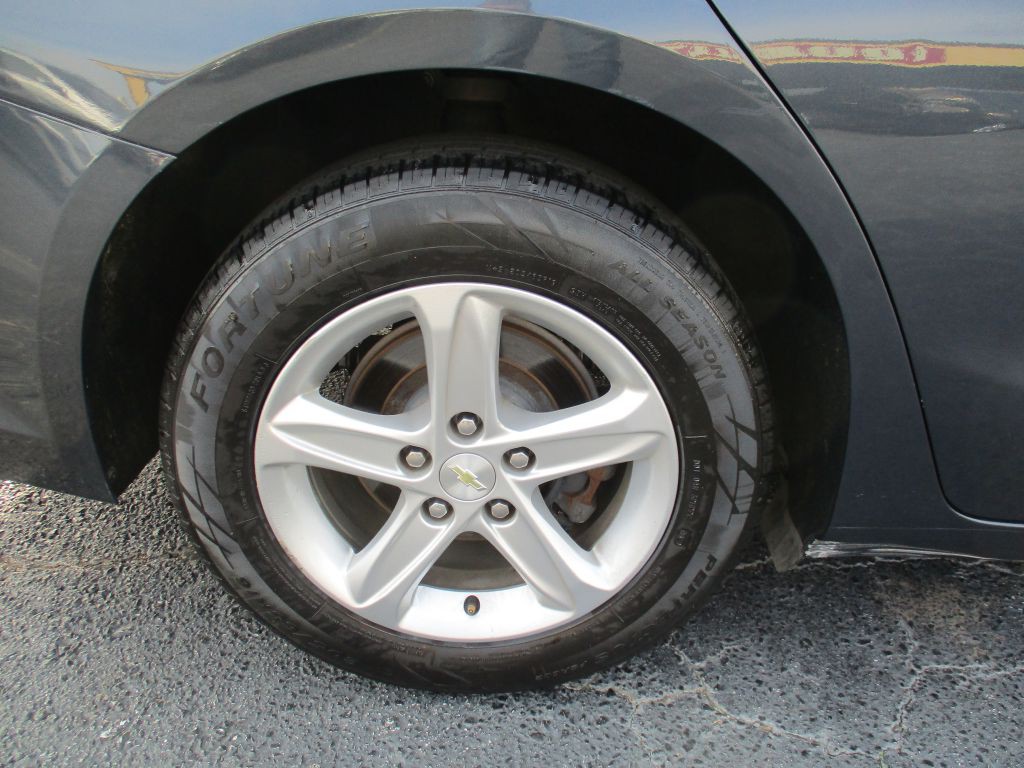 2019 Chevrolet Malibu Image 18