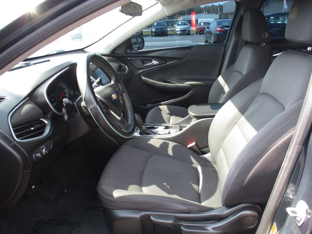 2019 Chevrolet Malibu Image 14