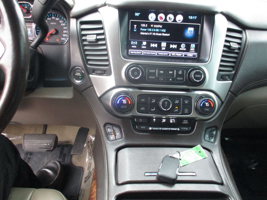 2016 Chevrolet Suburban Image 12