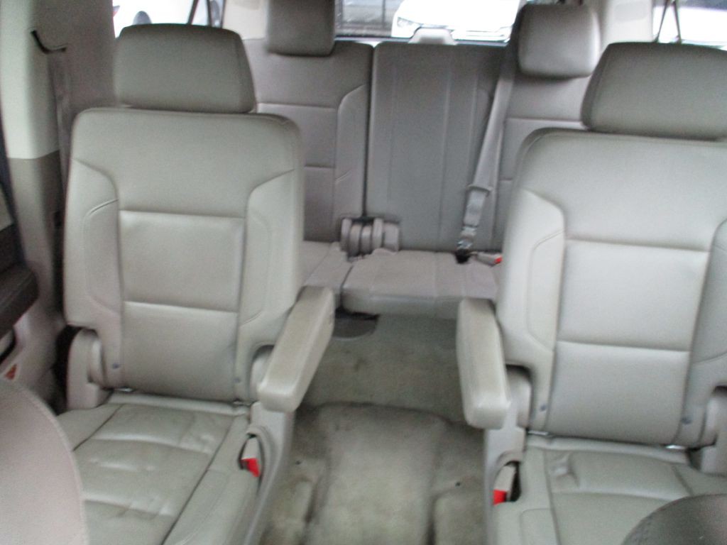 2016 Chevrolet Suburban Image 14