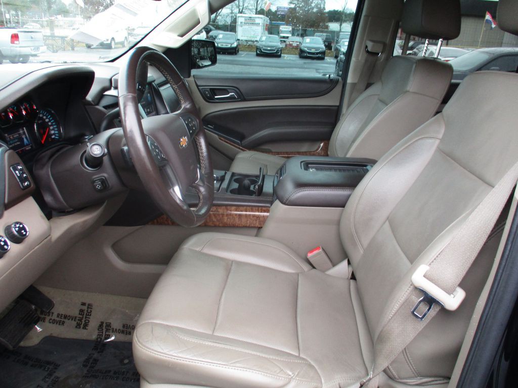 2016 Chevrolet Suburban Image 17