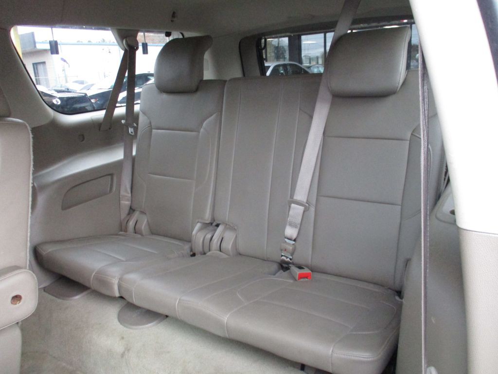 2016 Chevrolet Suburban Image 19