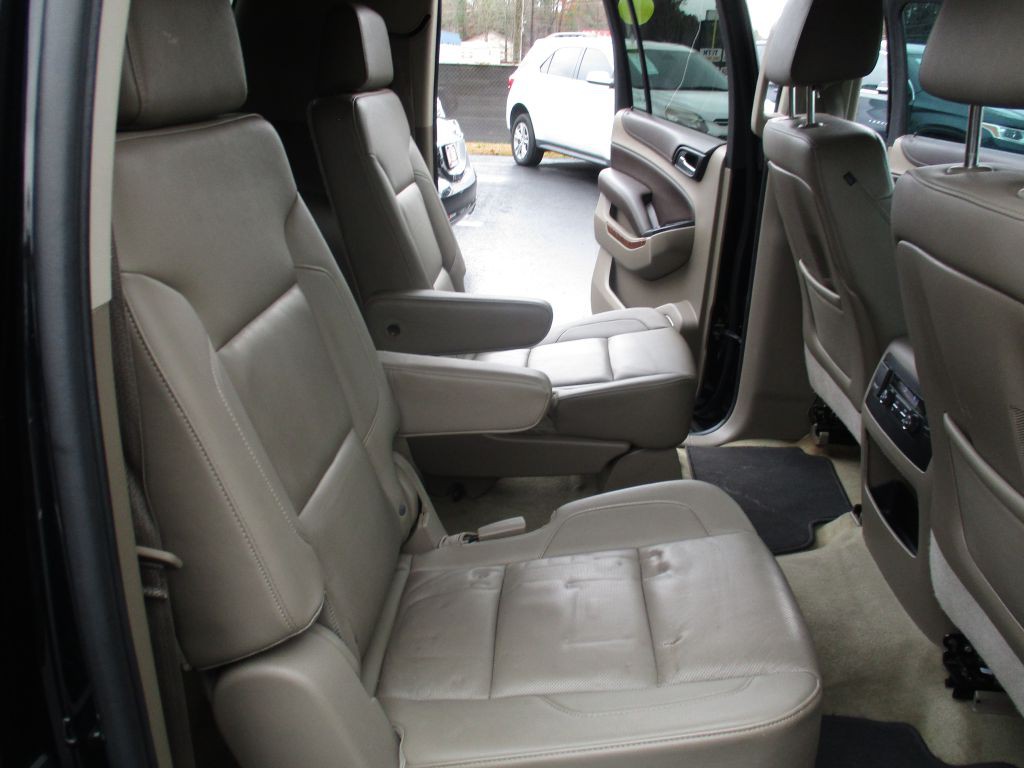 2016 Chevrolet Suburban Image 21