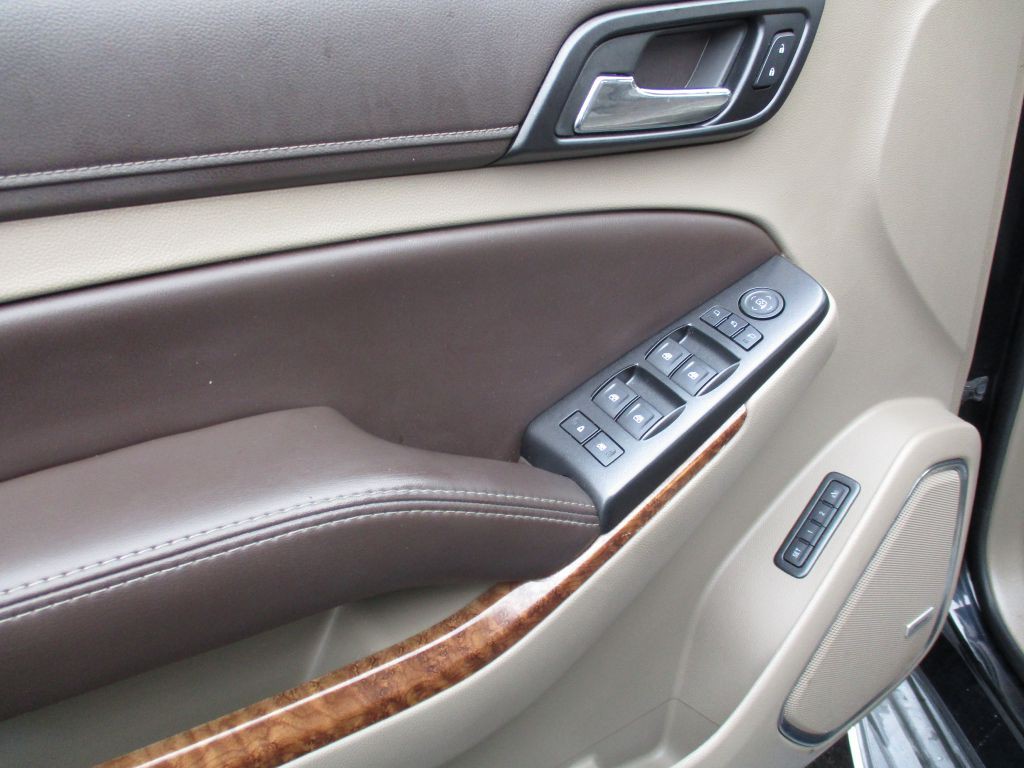 2016 Chevrolet Suburban Image 23
