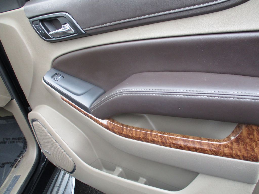 2016 Chevrolet Suburban Image 26