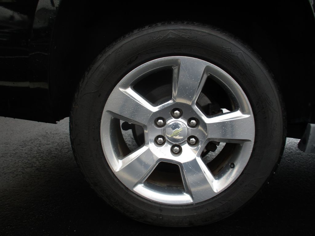 2016 Chevrolet Suburban Image 28