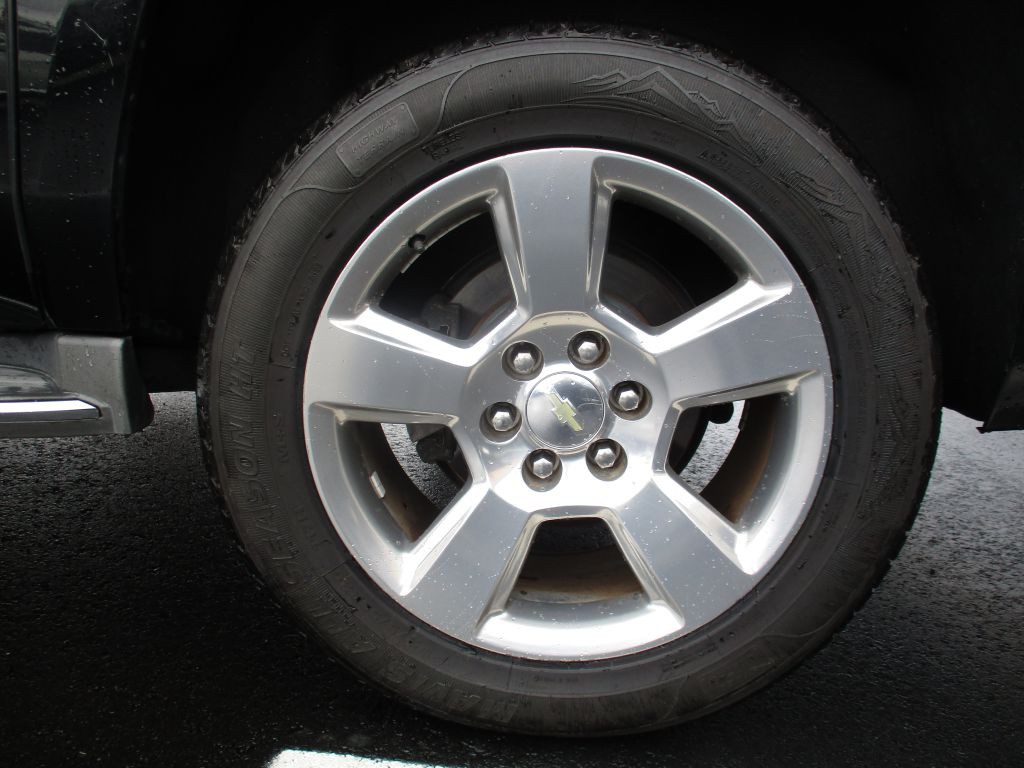 2016 Chevrolet Suburban Image 29