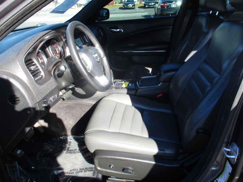 2014 Dodge Charger Image 15