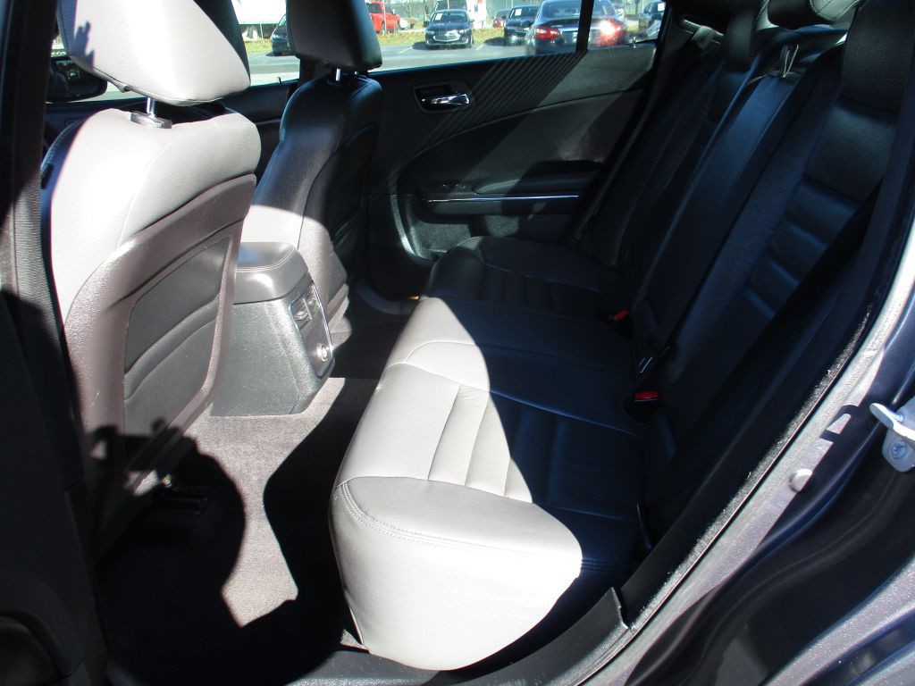 2014 Dodge Charger Image 16