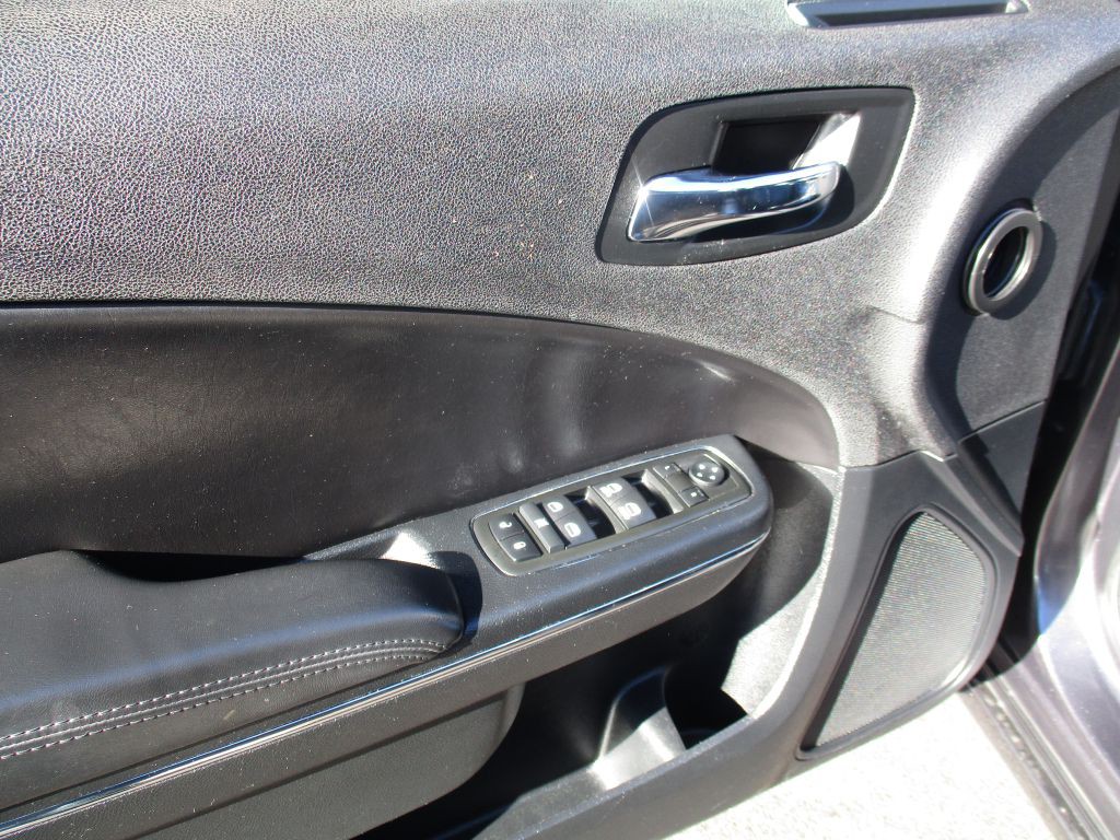 2014 Dodge Charger Image 19