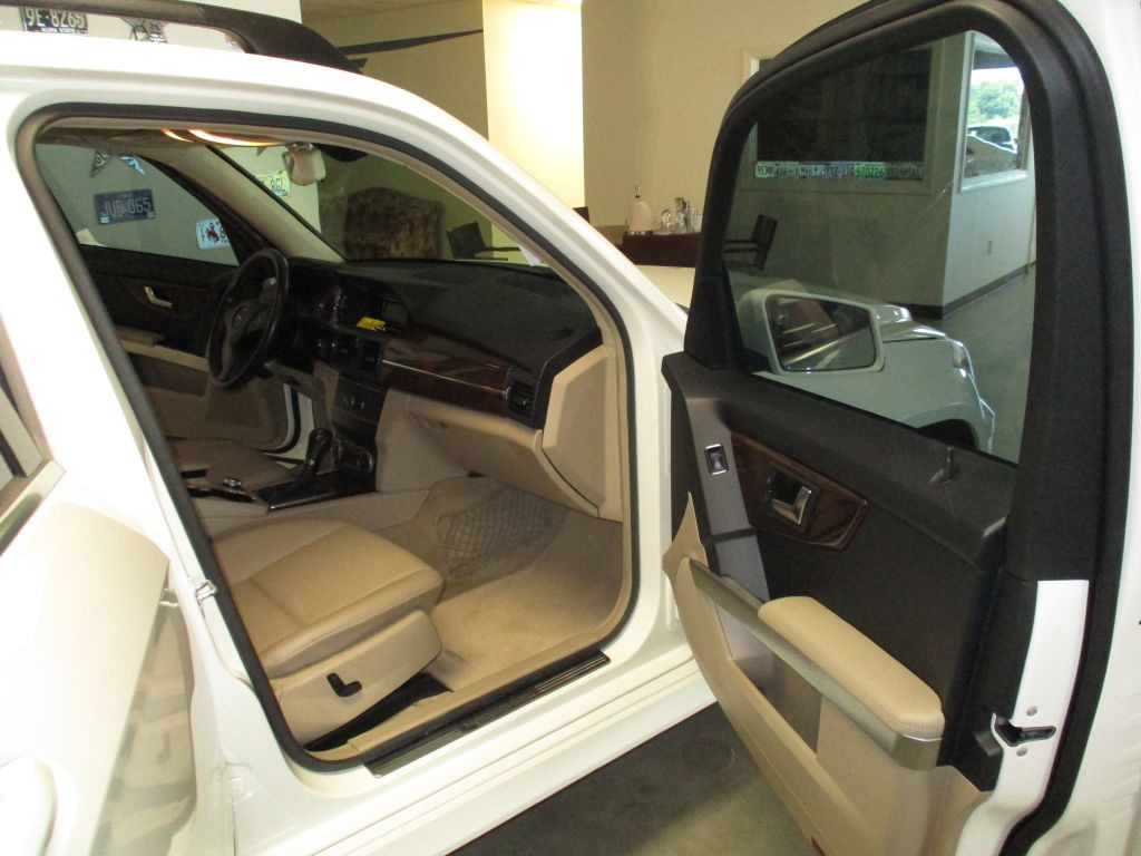 2011 Mercedes-Benz GLK-Class Image 9