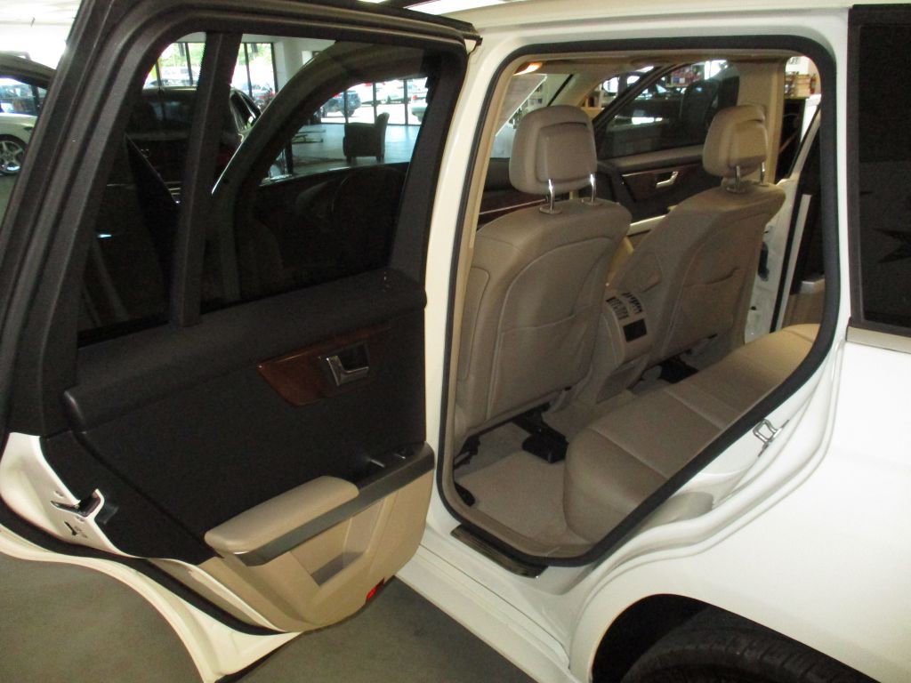 2011 Mercedes-Benz GLK-Class Image 10