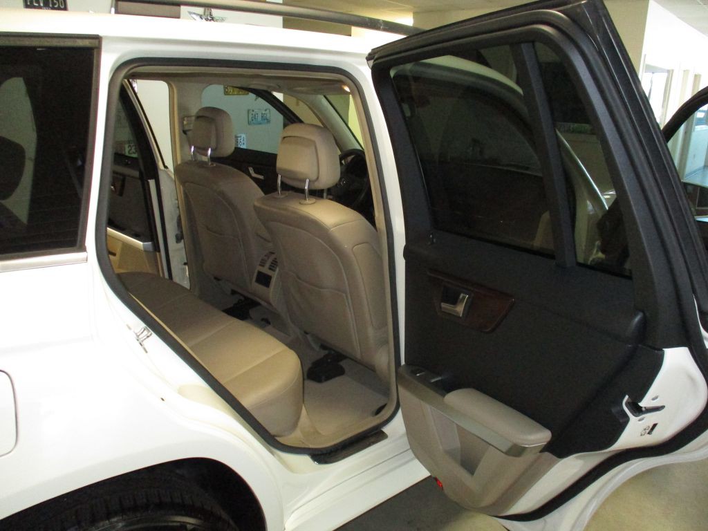 2011 Mercedes-Benz GLK-Class Image 12