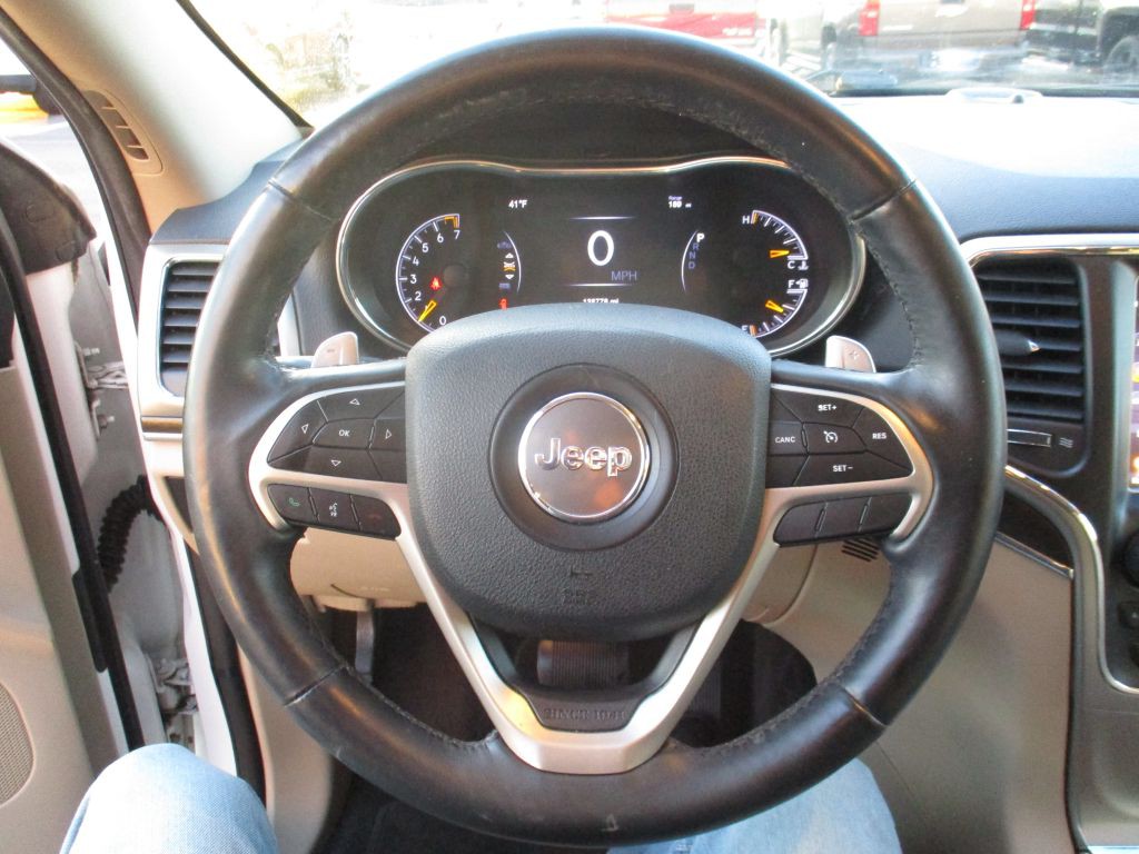 2017 Jeep Grand Cherokee Image 11