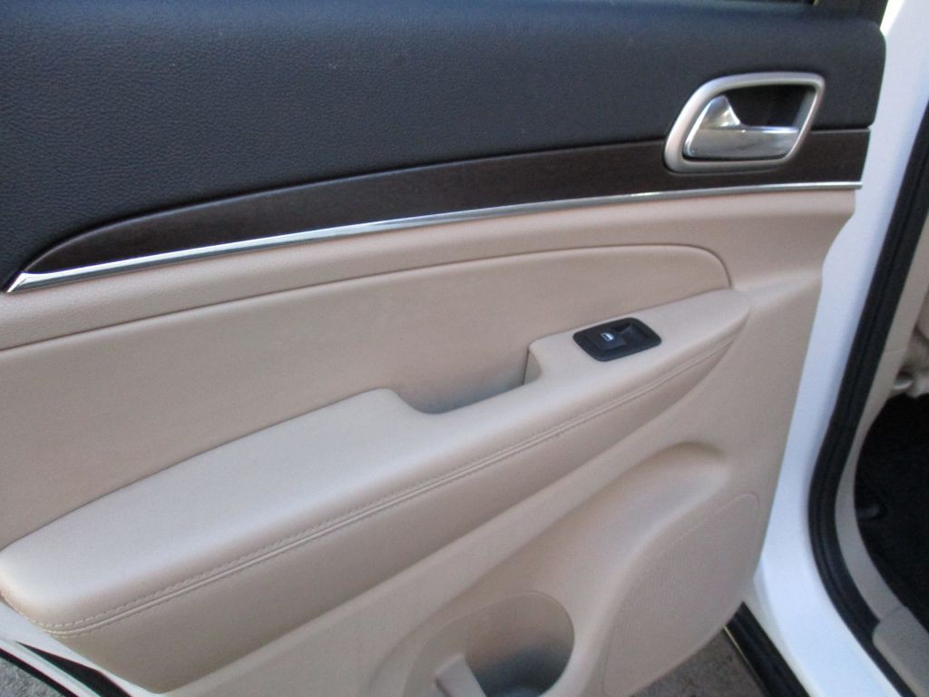 2017 Jeep Grand Cherokee Image 21